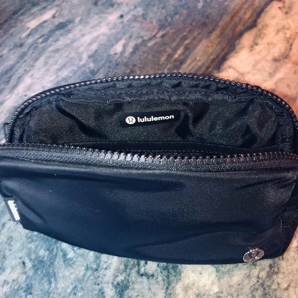 Lululemon Everywhere Belt Bag in Black - Picture 6 of 8